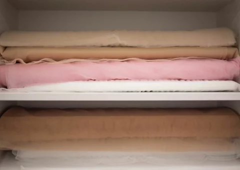 [:de]Unsere Stoffe werden auf den internationalen Stoffmessen in Frankreich - Paris, Türkei - Bursa, Italien, Holland und England von der Designerin persönlich sorgfältig ausgewählt. Wichtig sind hochwertige und schadstoffarme Stoffe die angenehm auf der Haut zu tragen sind.[:]