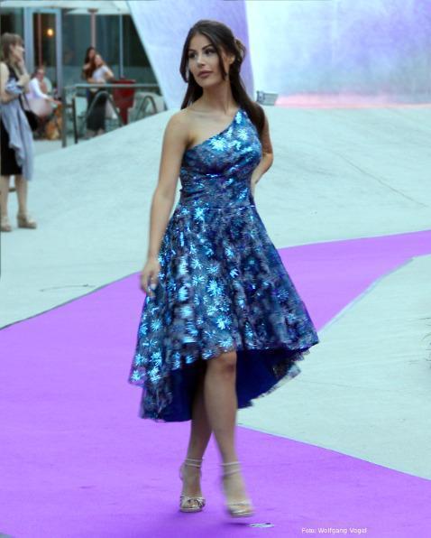 One schoulder Abendkleid Vo-Ku-HI-La in Königsblau