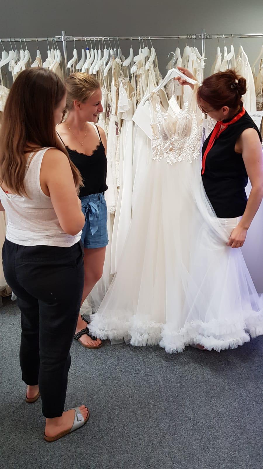 [:de]Brautkleidsuche[:]