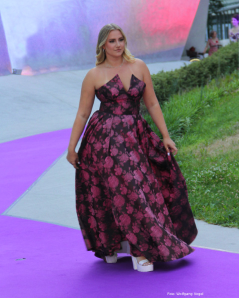 Abendkleid violett gemustert