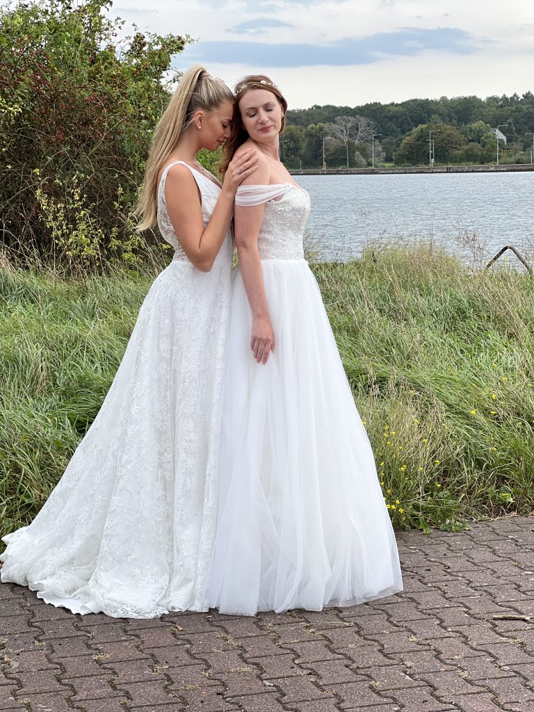 Brautkleider für Sie & Sie LGBTQ