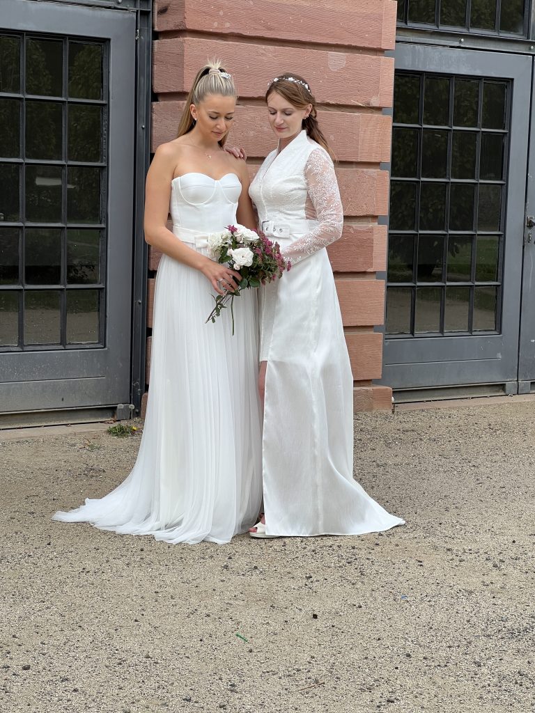 Brautkleider Schlicht edel. Für LGBTQ
