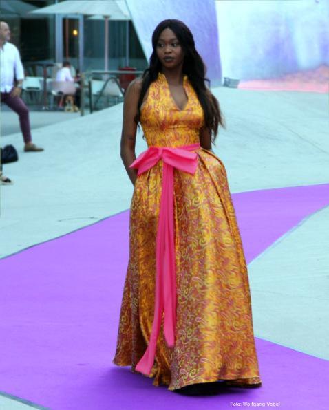 Abendkleid Königsgelb mit Schleife