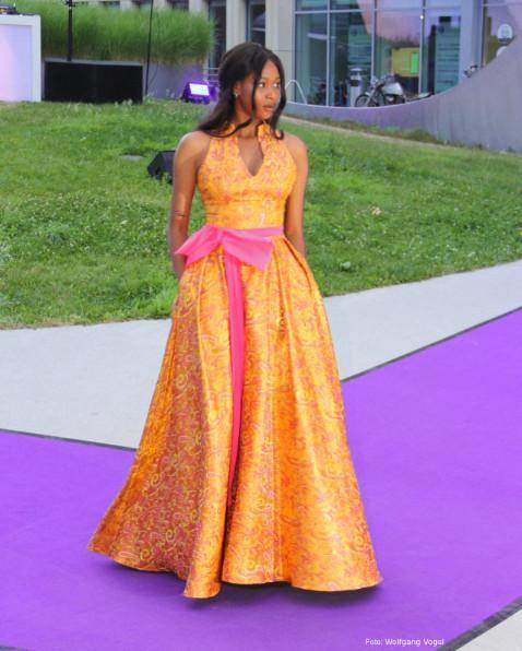 Abendkleid Königsgelb mit Schleife