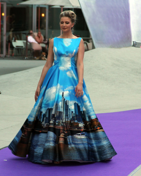 Abendkleid Skylinekleid Fashion Week Frankfurt